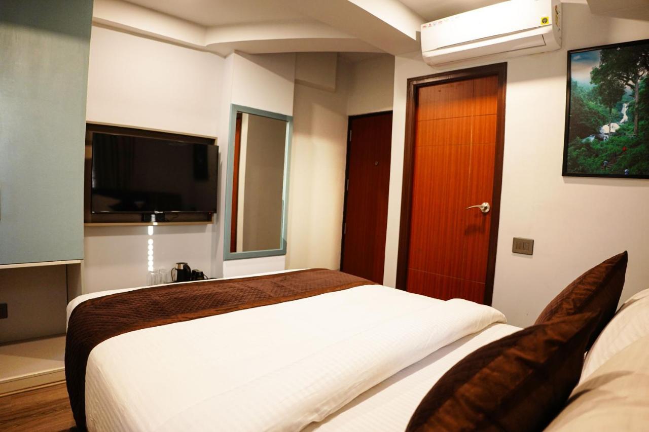Dream Hotel - Richmond Bangalore Buitenkant foto