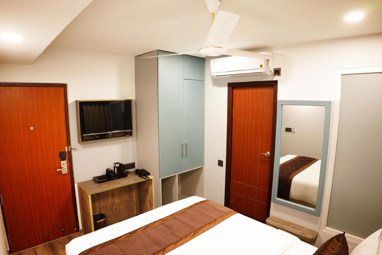 Dream Hotel - Richmond Bangalore Buitenkant foto